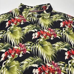 Tommy Bahama XL Black Green Red Floral Pattern Short Sleeve Button Up Silk Shirt